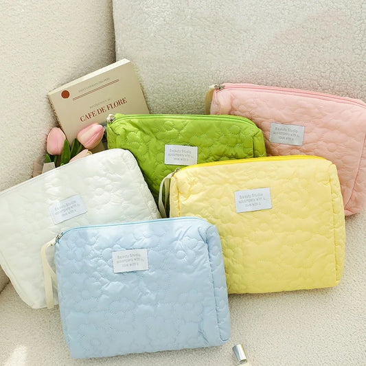 Quilting Flower Large-Capacity Cosmetic Bag - Waterproof Portable Makeup Pouch