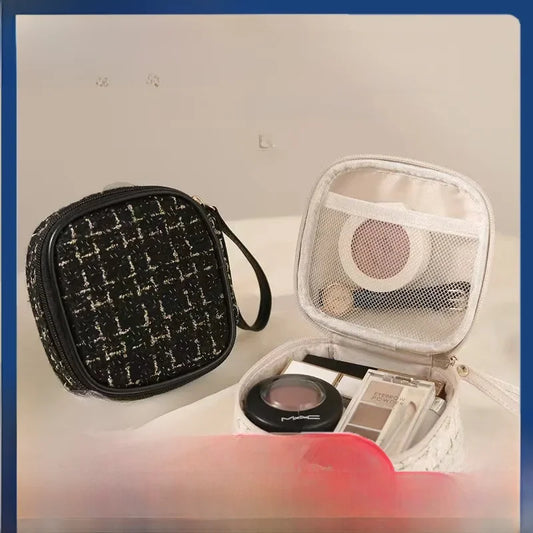 Xiaoxiangfeng Mini Lipstick & Sanitary Napkin Storage Bag